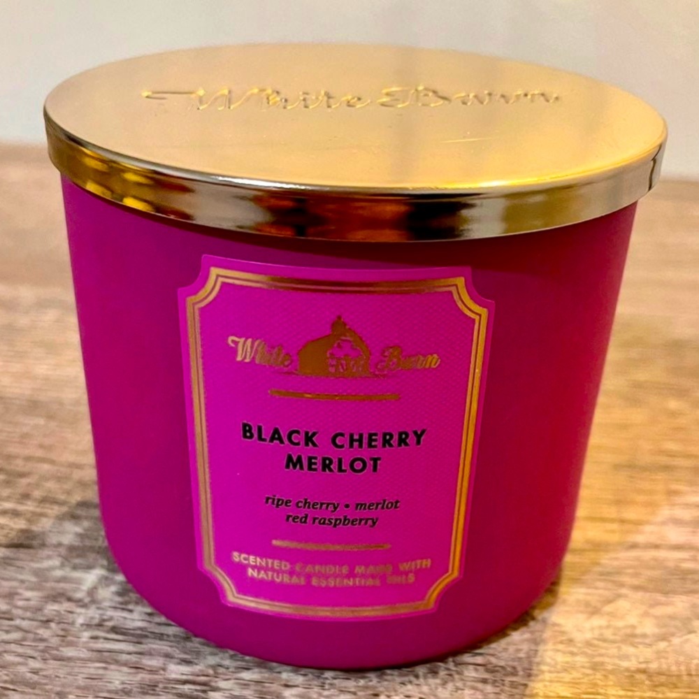 Black Cherry Merlot Candle NWT